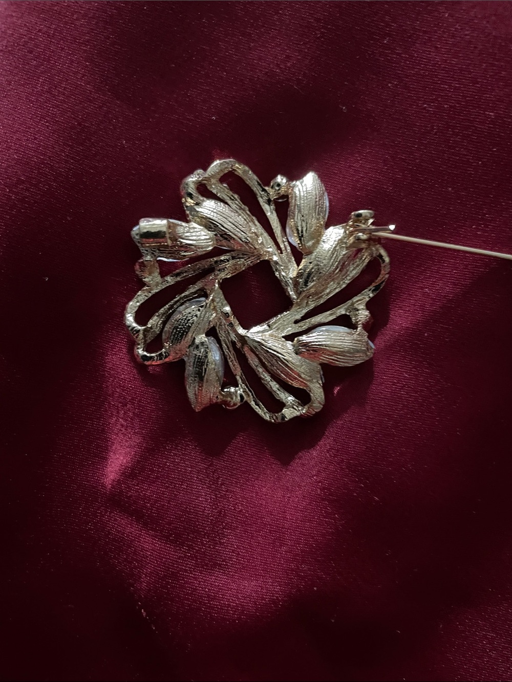 Source Unknown Gold-Tone Clear Crystal Floral Swirl Brooch - Picture 3 of 13